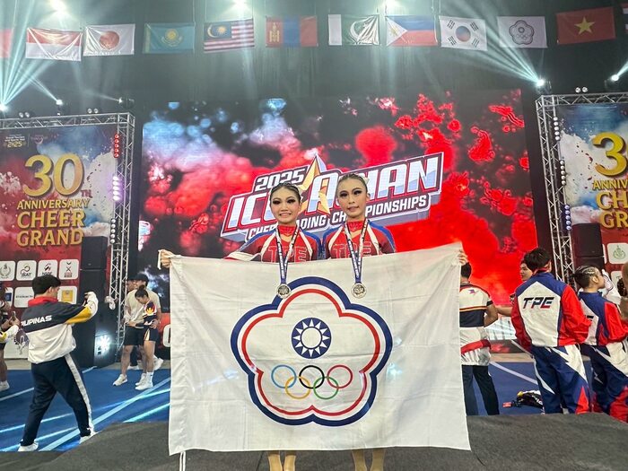 彩球雙人青少年組銀牌圖片